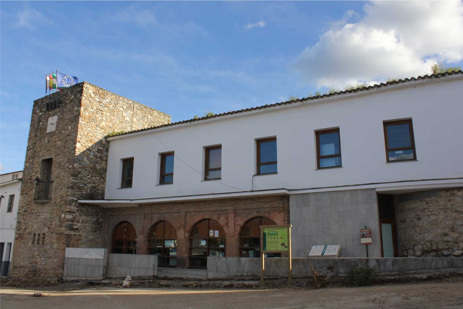 Castillo Almadén de la Plata